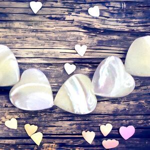 Vintage mother of pearl multi heart bead necklace 16” barrel clasp euc